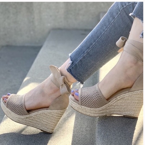 Last 1️⃣! Blush espadrille ankle-tie wedge - Picture 3 of 6